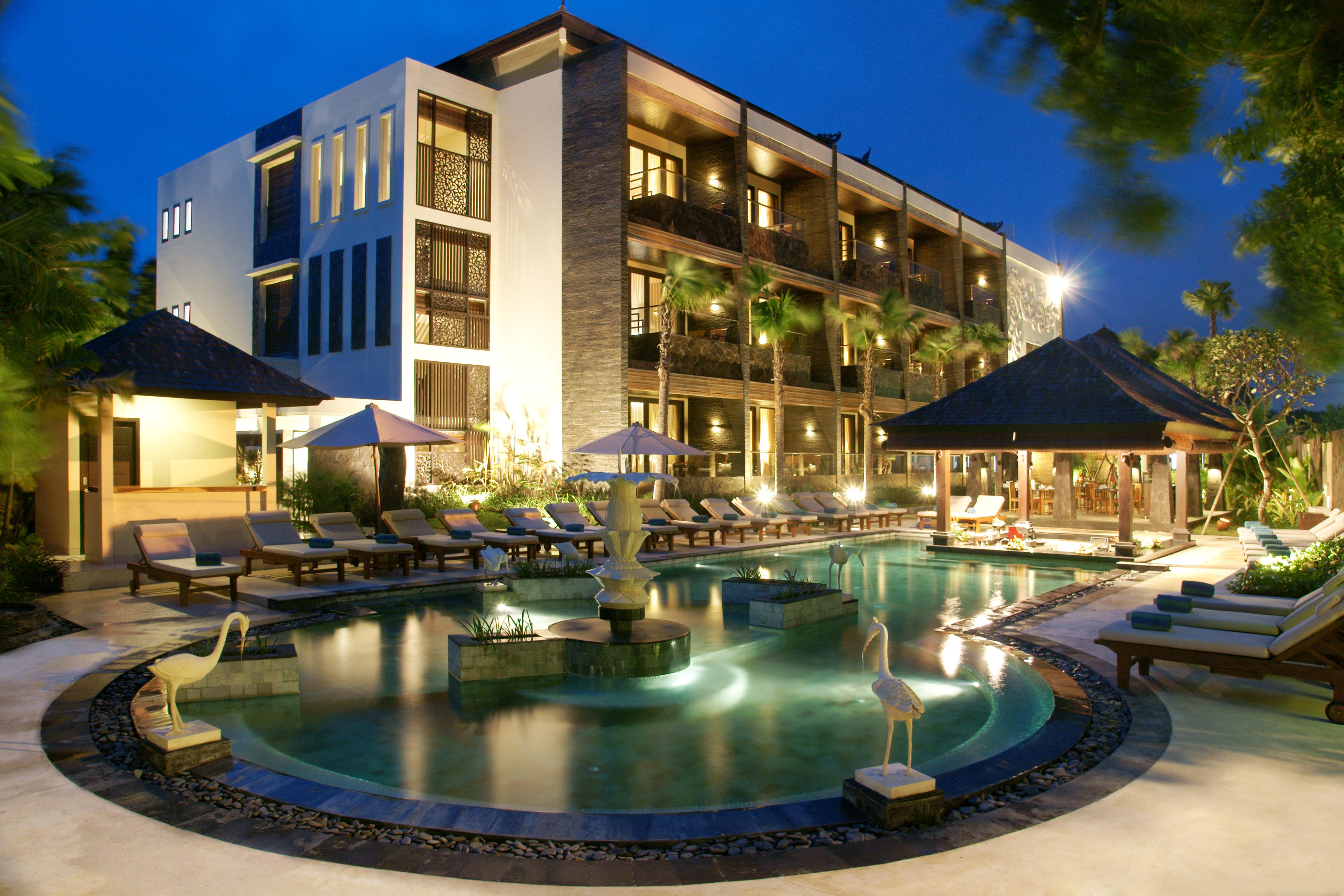 The Seminyak Beach Resort & Spa Εξωτερικό φωτογραφία The hotel's main pool