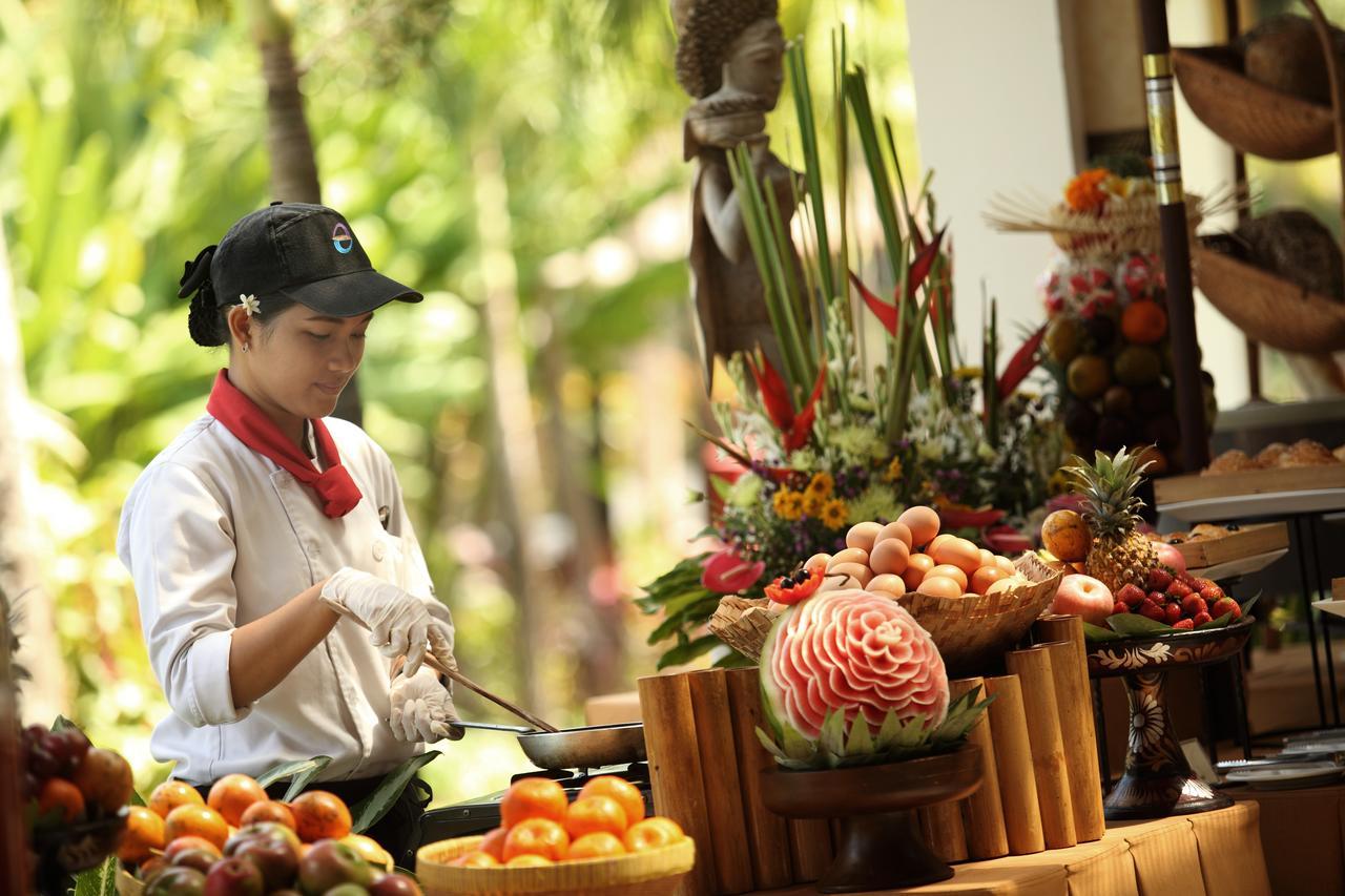 The Seminyak Beach Resort & Spa Εξωτερικό φωτογραφία Thai fruit carving