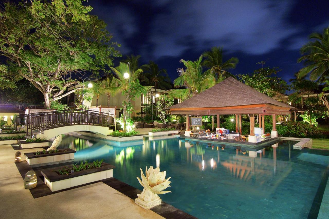 The Seminyak Beach Resort & Spa Εξωτερικό φωτογραφία The swimming pool at the resort