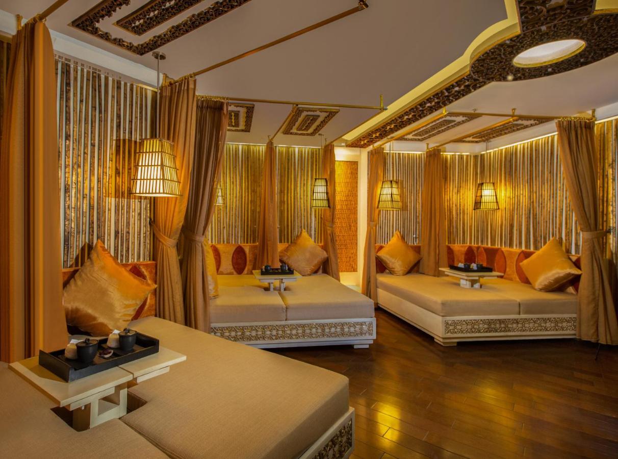 The Seminyak Beach Resort & Spa Εξωτερικό φωτογραφία The interior of a spa at the Grand Hyatt Hotel, Colombo, Sri Lanka