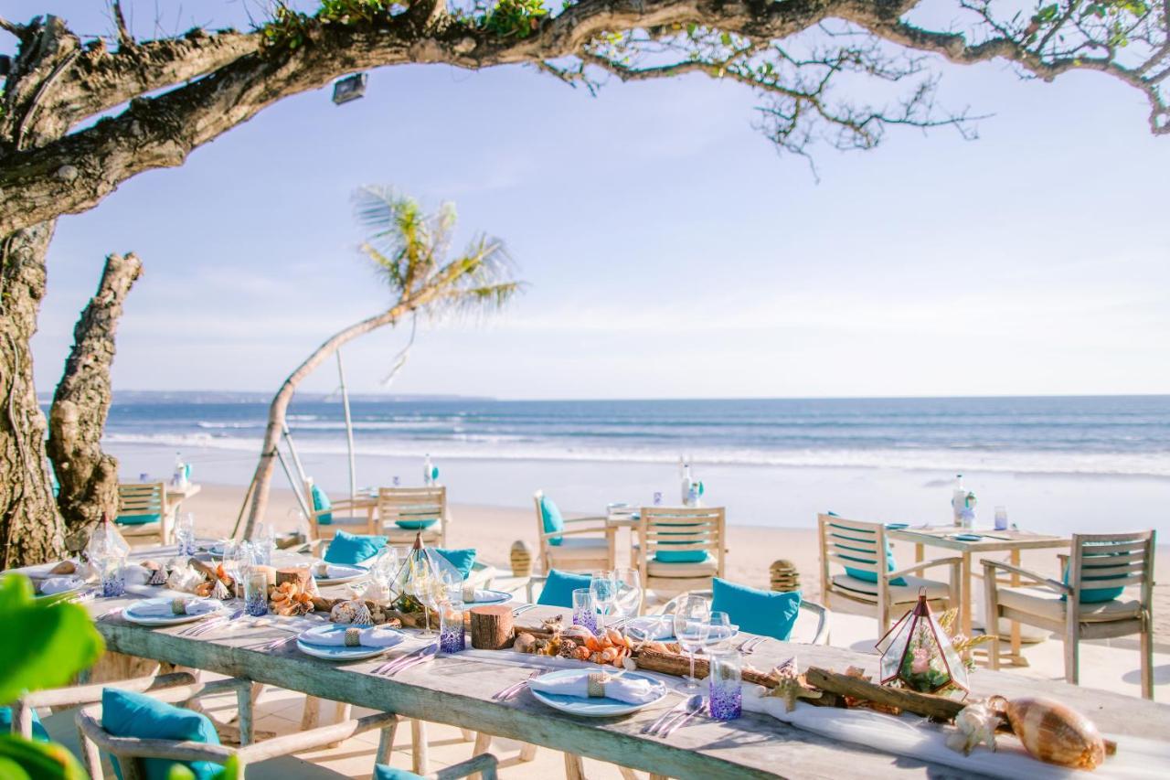 The Seminyak Beach Resort & Spa Εξωτερικό φωτογραφία Beachfront dining at the resort