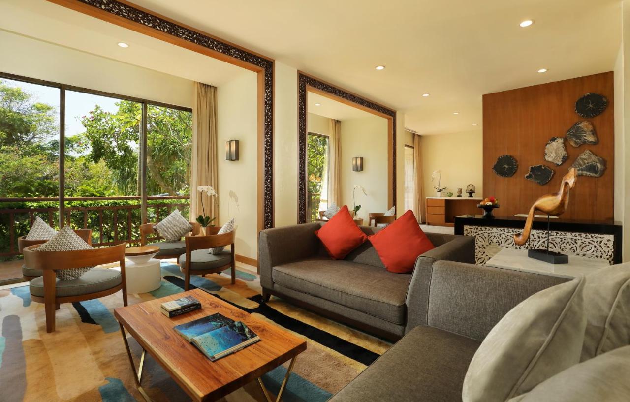 The Seminyak Beach Resort & Spa Εξωτερικό φωτογραφία Living room of a suite